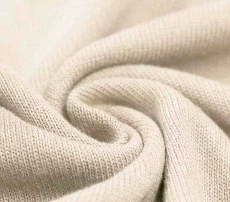 Lässiger Strickpullover mit Patch